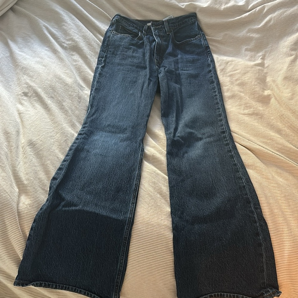Levi’s 70s High Flares